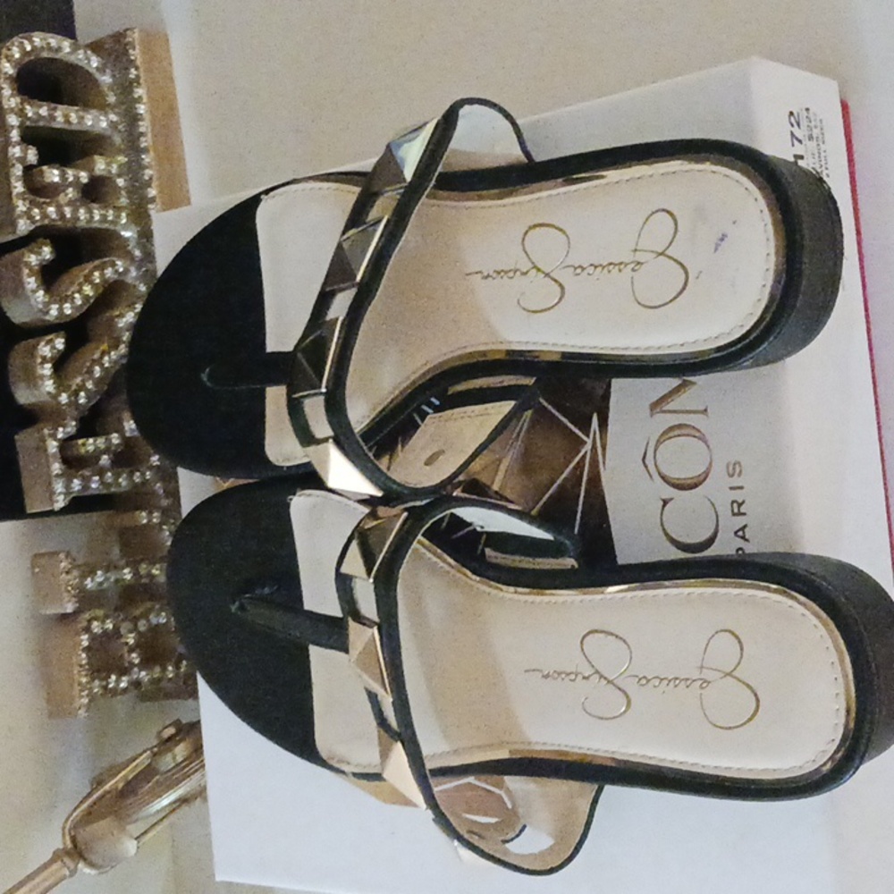 Stylish Black and Gold Sandals. Nwot, this Issa classy one!! - Picture 3 of 5